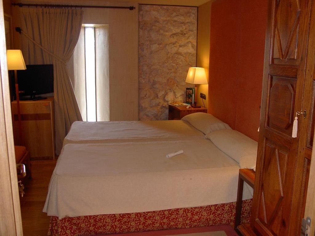 Standard Double Room,1214206327:JPEG